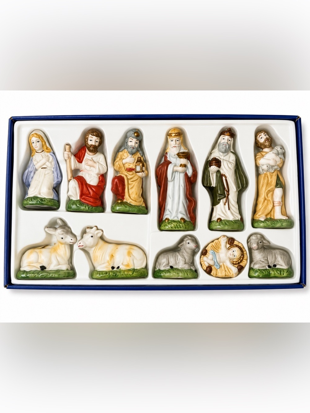 Vintage 1980s Zellers hand painted porcelain nativity set